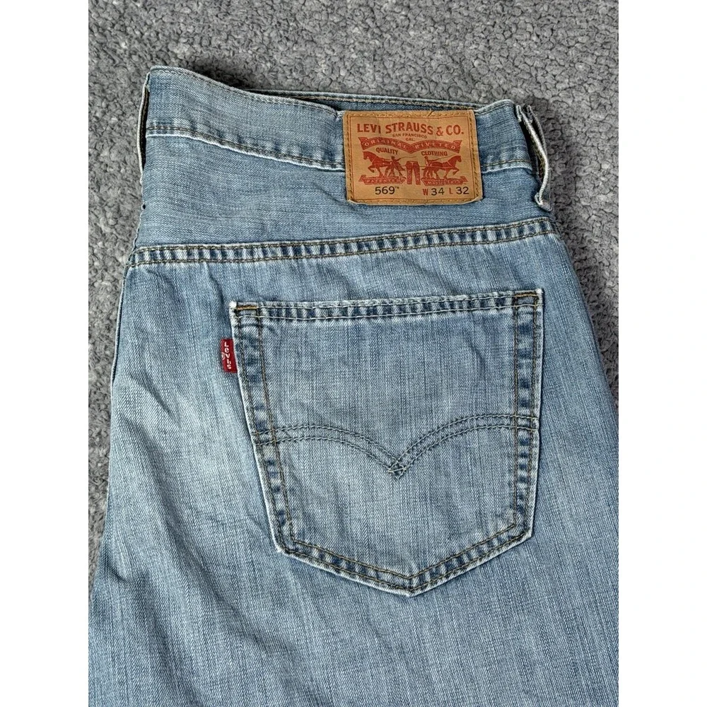 Levis 569 Jeans Blue Relaxed Straight Fit Light Wash Mens Size 34x32 FITS 36x32